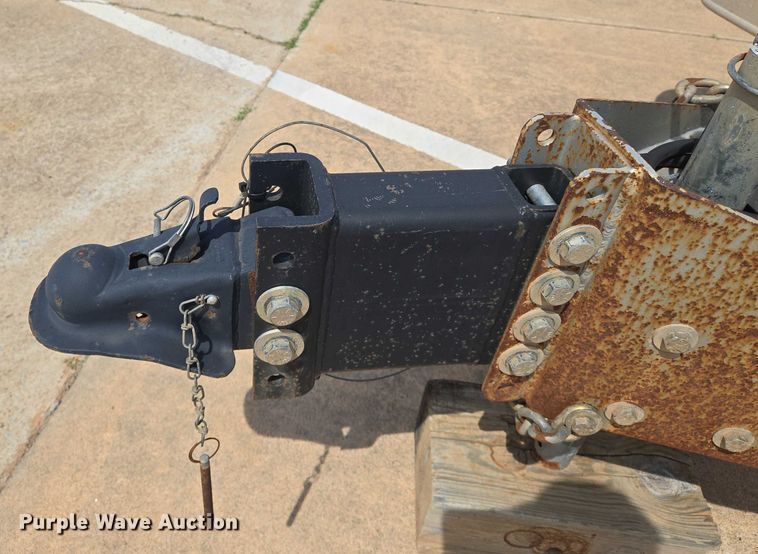 image for item EN8086 2018 Featherlite fiber optic splicing trailer