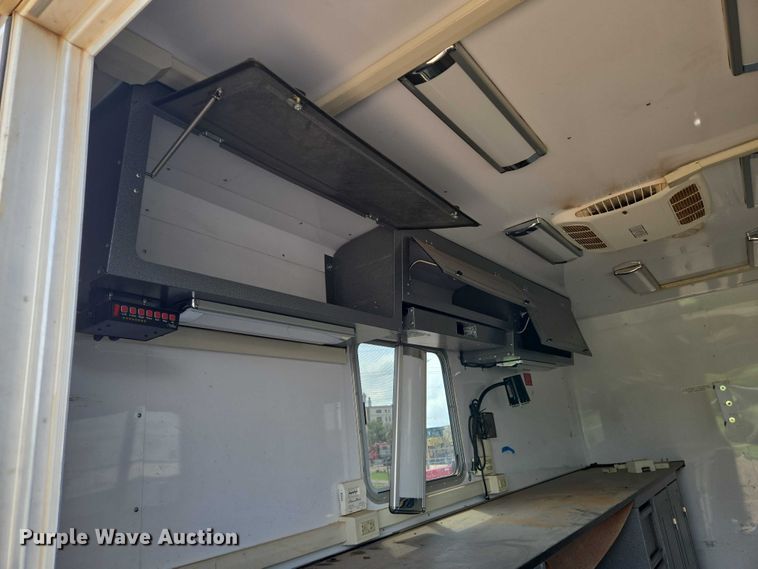 image for item EN8086 2018 Featherlite fiber optic splicing trailer