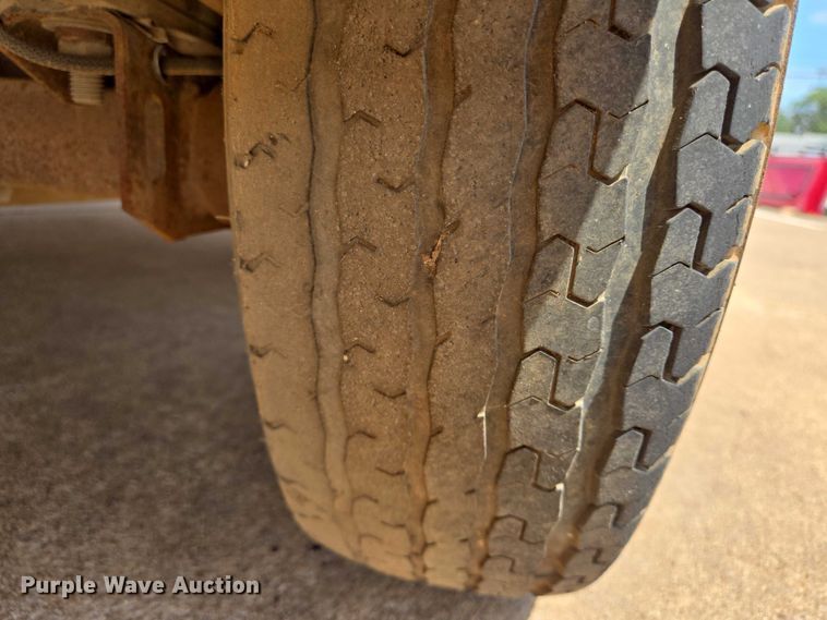 image for item EN8086 2018 Featherlite fiber optic splicing trailer