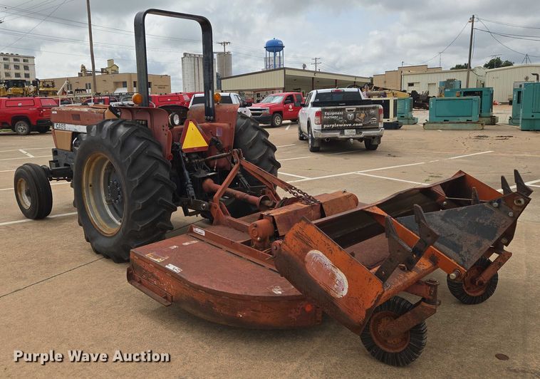 image for item EN8105 1985 Case IH 685 tractor
