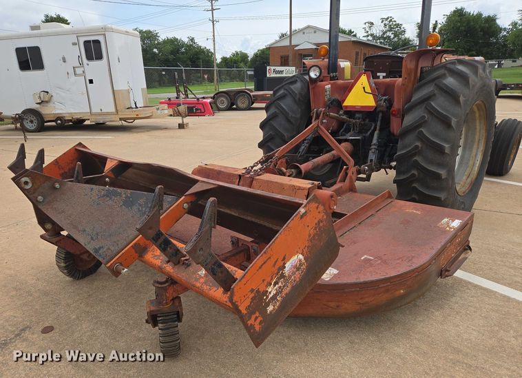 image for item EN8105 1985 Case IH 685 tractor