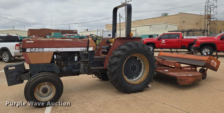 image for item EN8105 1985 Case IH 685 tractor