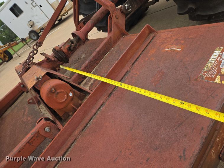 image for item EN8105 1985 Case IH 685 tractor