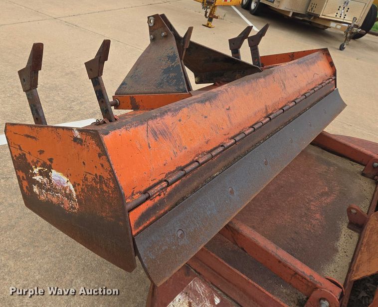 image for item EN8105 1985 Case IH 685 tractor