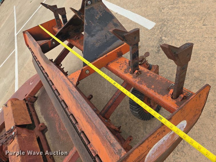 image for item EN8105 1985 Case IH 685 tractor