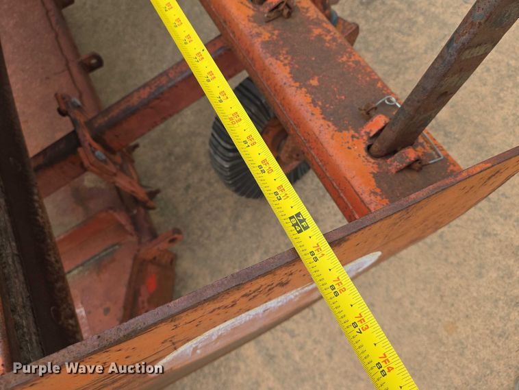 image for item EN8105 1985 Case IH 685 tractor