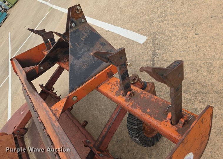 image for item EN8105 1985 Case IH 685 tractor