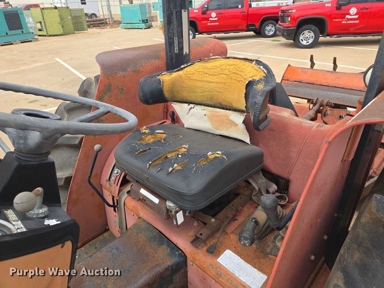 image for item EN8105 1985 Case IH 685 tractor