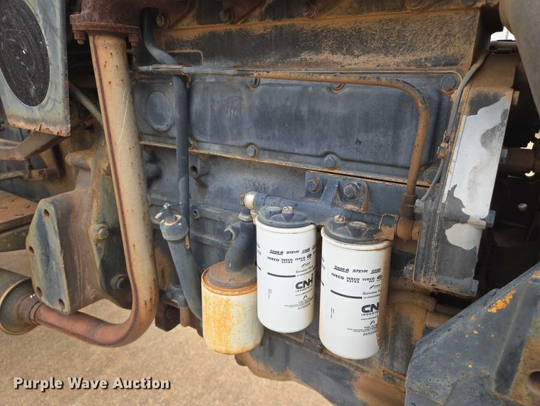 image for item EN8105 1985 Case IH 685 tractor