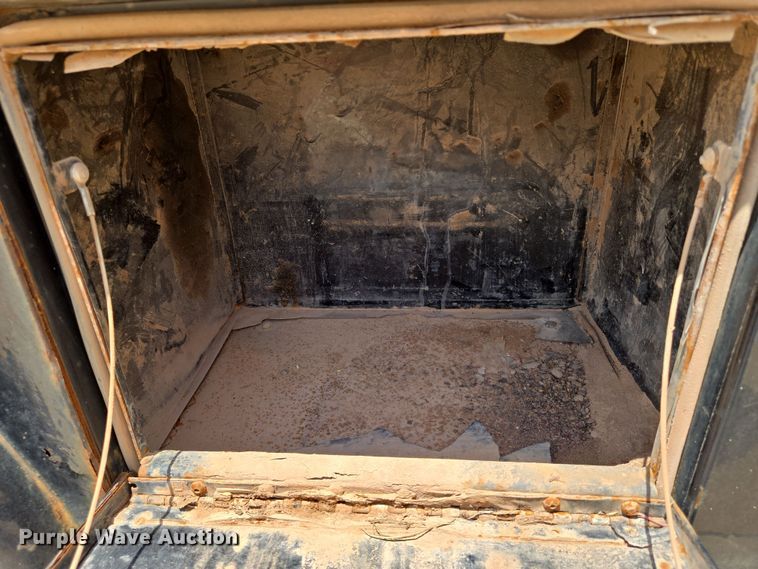 image for item EN8114 CM 503055 utility bed