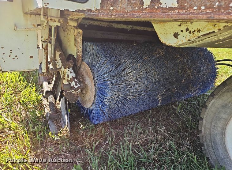 image for item EO1080 Athey  H-10 street sweeper