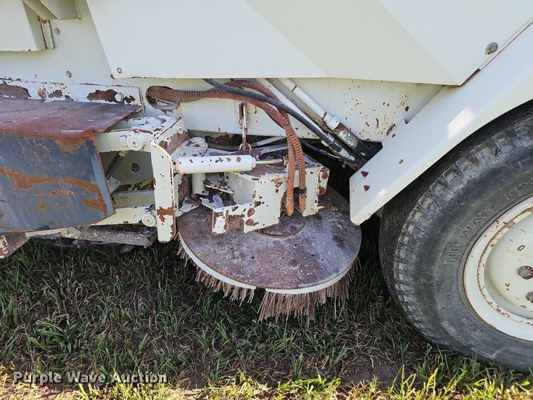 image for item EO1080 Athey  H-10 street sweeper