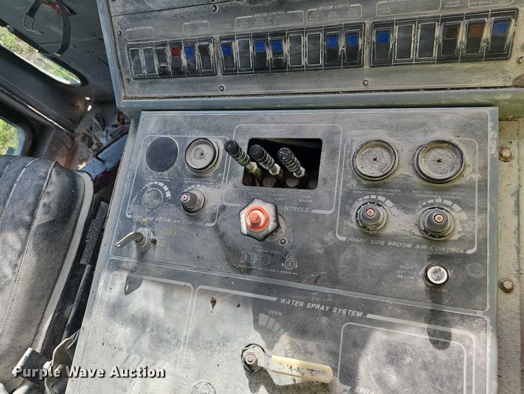 image for item EO1080 Athey  H-10 street sweeper