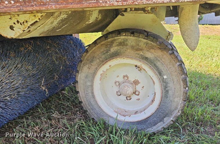 image for item EO1080 Athey  H-10 street sweeper