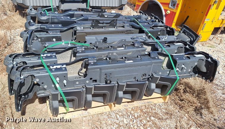 image for item EQ2256 (11) Ford F250 bumpers 