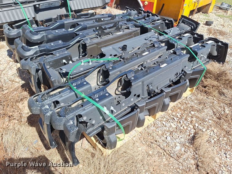 image for item EQ2256 (11) Ford F250 bumpers 