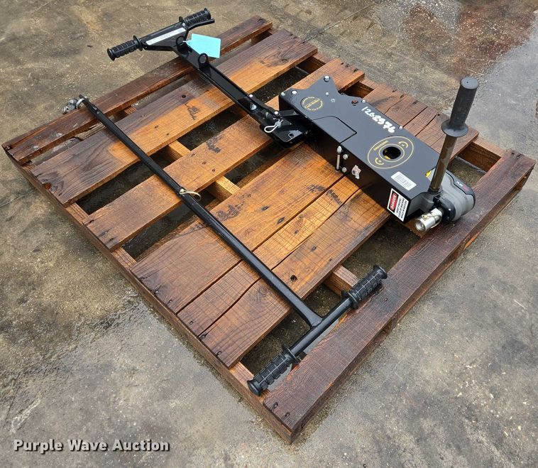 image for item EQ2591 Curb Roller batt screed