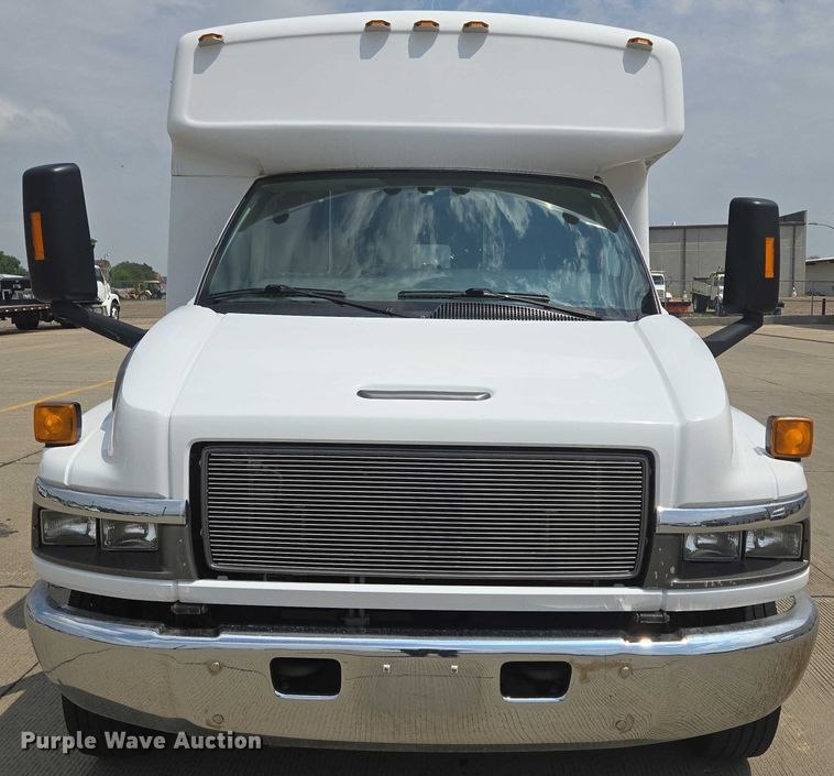 image for item ER5268 2007 Chevrolet C5V042 shuttle bus