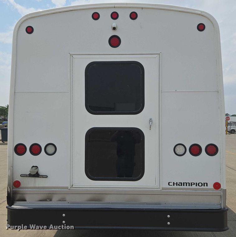 image for item ER5268 2007 Chevrolet C5V042 shuttle bus