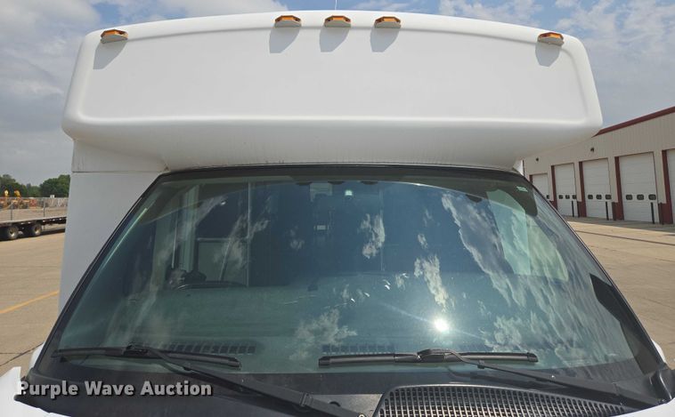 image for item ER5268 2007 Chevrolet C5V042 shuttle bus