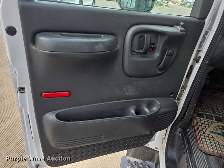 image for item ER5268 2007 Chevrolet C5V042 shuttle bus