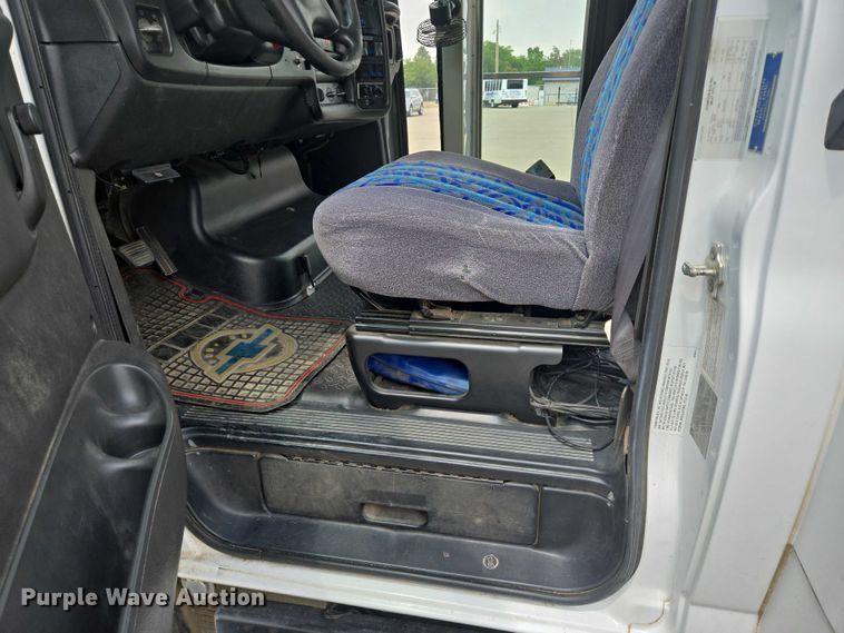 image for item ER5268 2007 Chevrolet C5V042 shuttle bus