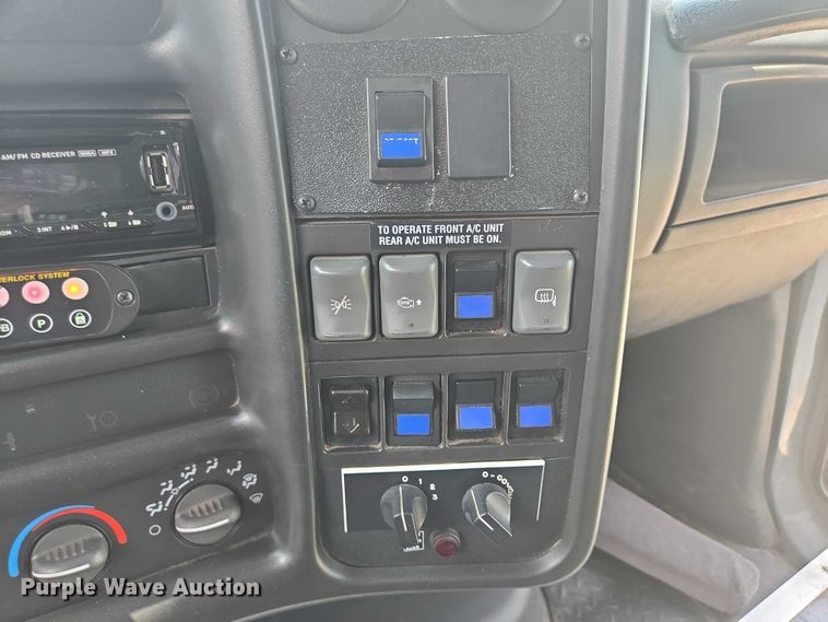 image for item ER5268 2007 Chevrolet C5V042 shuttle bus