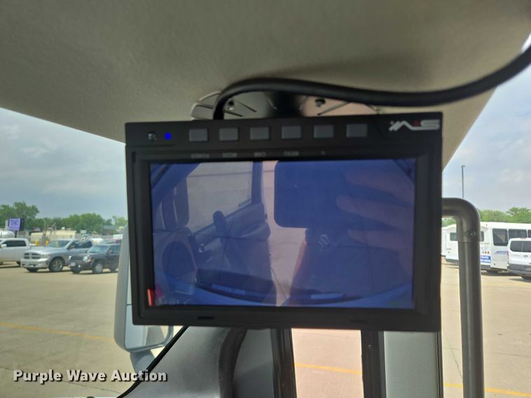 image for item ER5268 2007 Chevrolet C5V042 shuttle bus