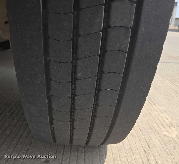 image for item ER5268 2007 Chevrolet C5V042 shuttle bus