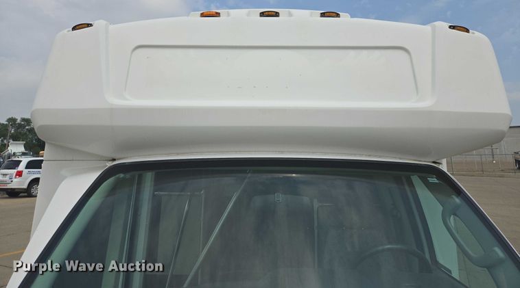 image for item ER5269 2015 Ford E450 shuttle bus
