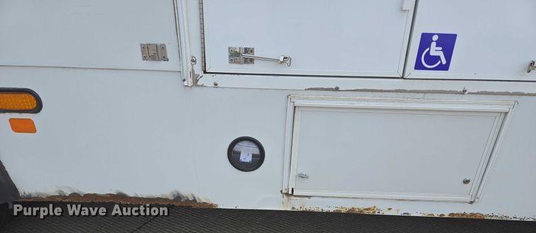 image for item ER5269 2015 Ford E450 shuttle bus