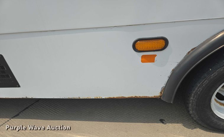 image for item ER5269 2015 Ford E450 shuttle bus