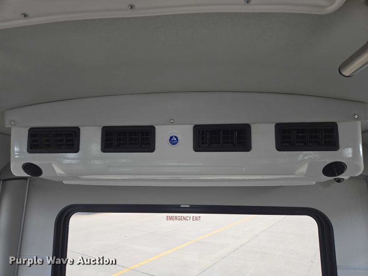 image for item ER5269 2015 Ford E450 shuttle bus