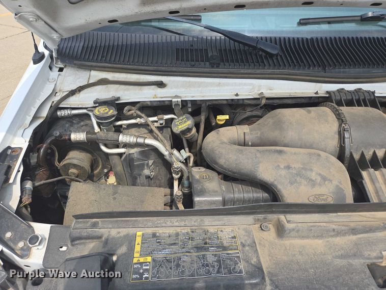 image for item ER5269 2015 Ford E450 shuttle bus