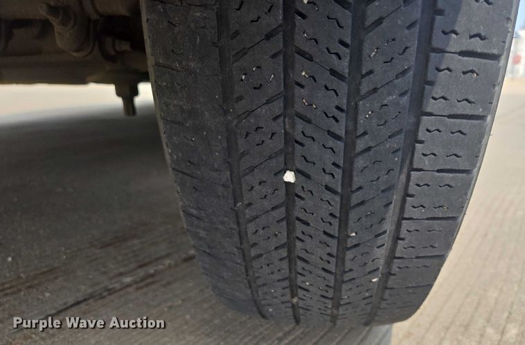 image for item ER5269 2015 Ford E450 shuttle bus