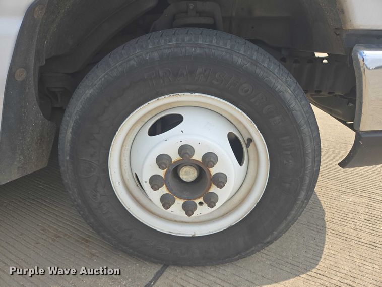 image for item ER5269 2015 Ford E450 shuttle bus