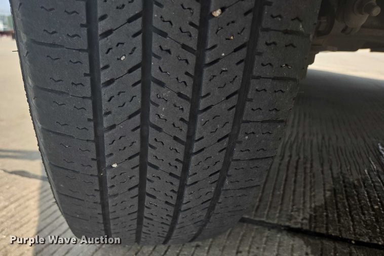 image for item ER5269 2015 Ford E450 shuttle bus