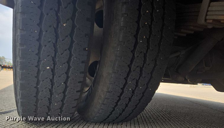 image for item ER5269 2015 Ford E450 shuttle bus