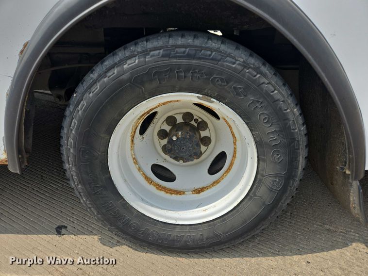 image for item ER5269 2015 Ford E450 shuttle bus