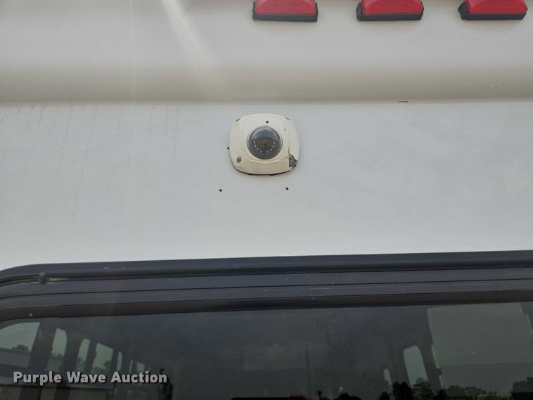 image for item ER5270 2016 Ford E450 shuttle bus