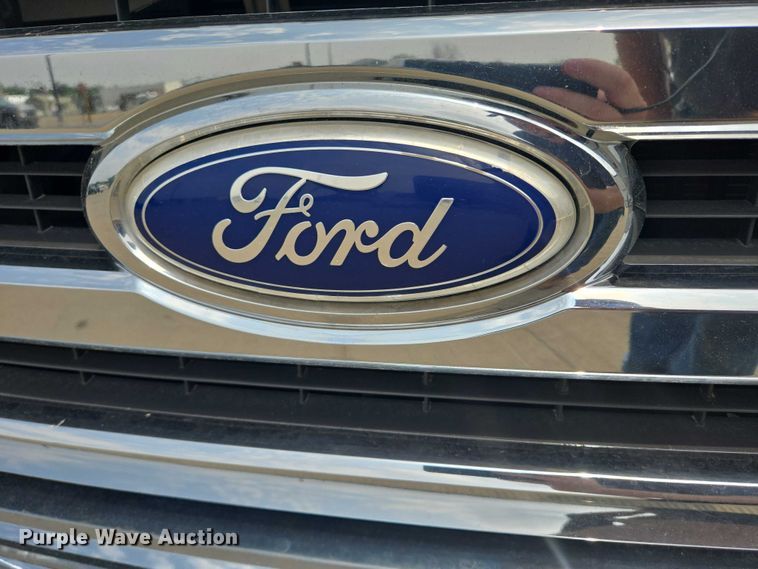 image for item ER5270 2016 Ford E450 shuttle bus