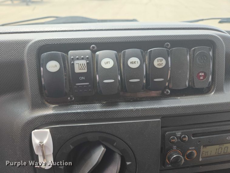 image for item ER5270 2016 Ford E450 shuttle bus