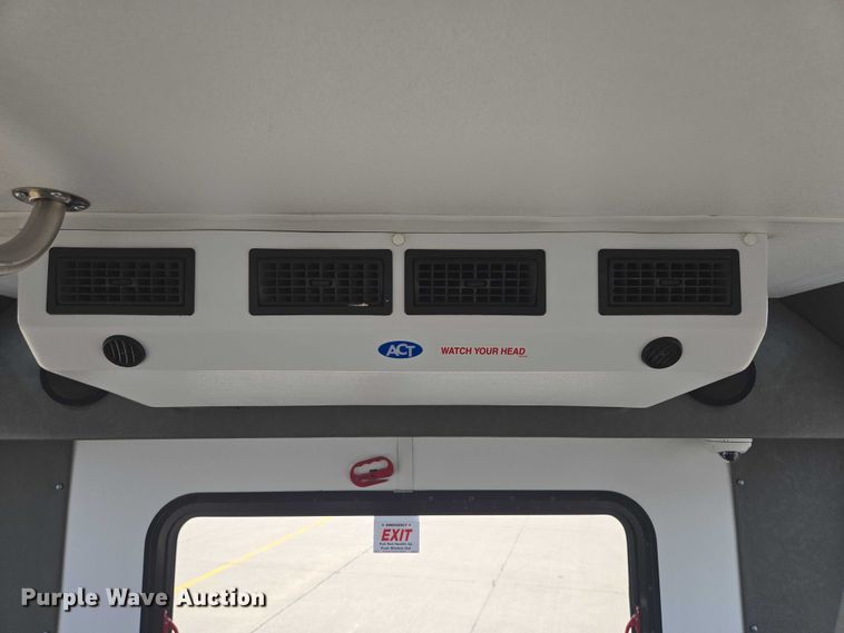 image for item ER5270 2016 Ford E450 shuttle bus