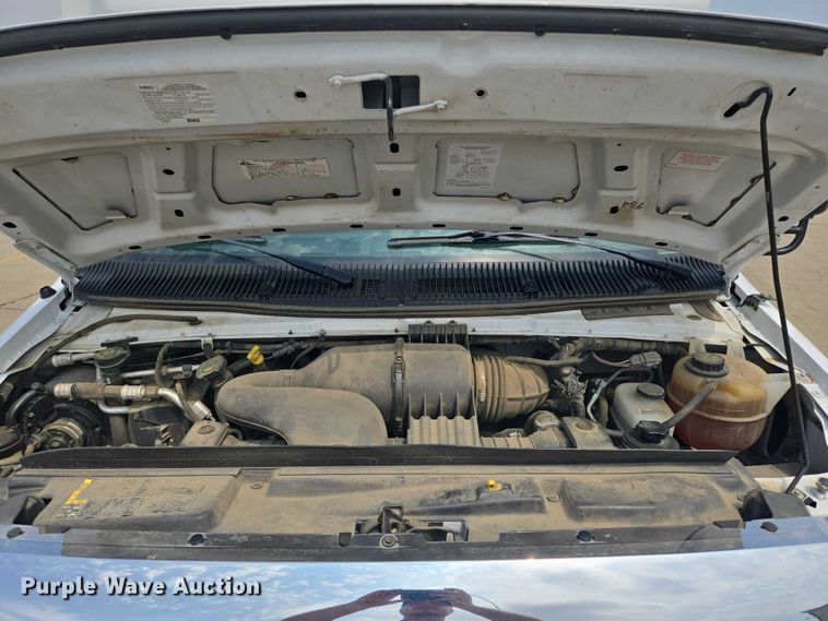 image for item ER5270 2016 Ford E450 shuttle bus