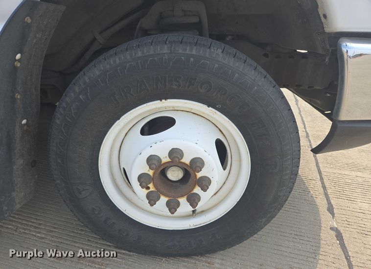 image for item ER5270 2016 Ford E450 shuttle bus