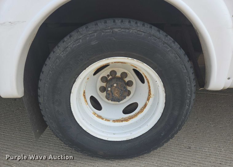 image for item ER5270 2016 Ford E450 shuttle bus