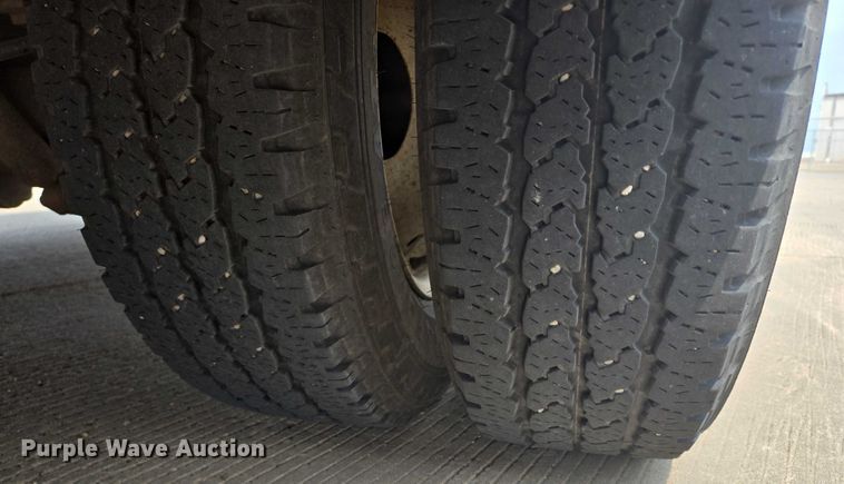 image for item ER5270 2016 Ford E450 shuttle bus