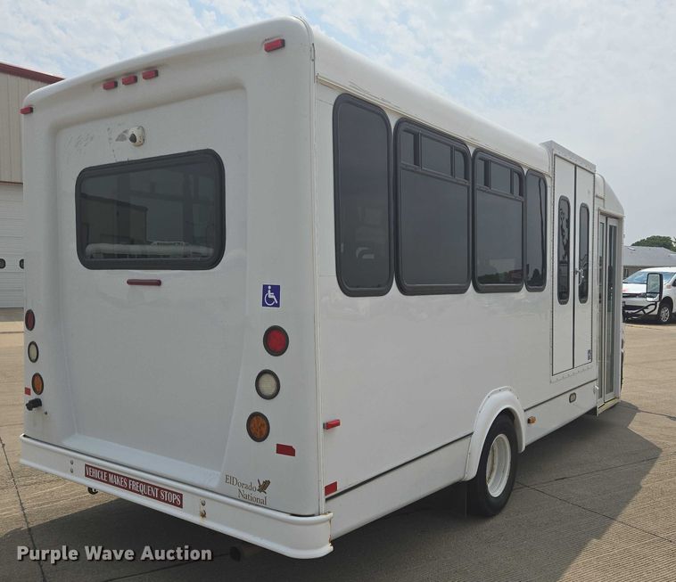 image for item ER5271 2016 Ford E450 shuttle bus