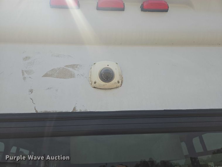 image for item ER5271 2016 Ford E450 shuttle bus