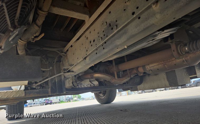 image for item ER5271 2016 Ford E450 shuttle bus